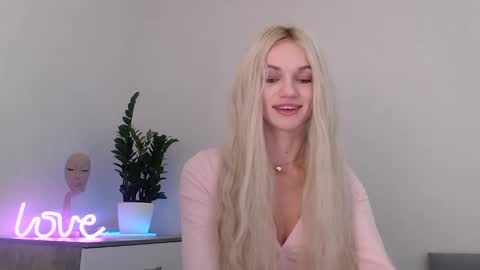 Snapshot of missemma1111 chatting on 2, 1, 2025 EMMA online show from 2, 1, 2025