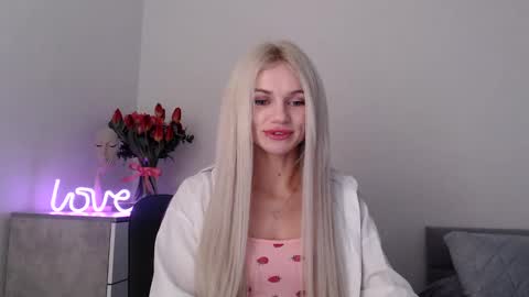 Snapshot of missemma1111 chatting on 7, 2, 2025 EMMA online show from 7, 2, 2025