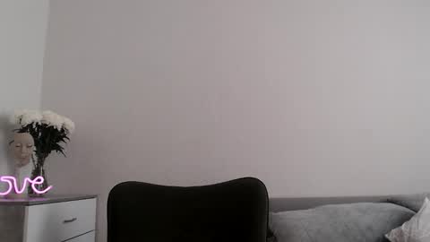 Snapshot of missemma1111 chatting on 19, 9, 2025 EMMA online show from 19, 9, 2025