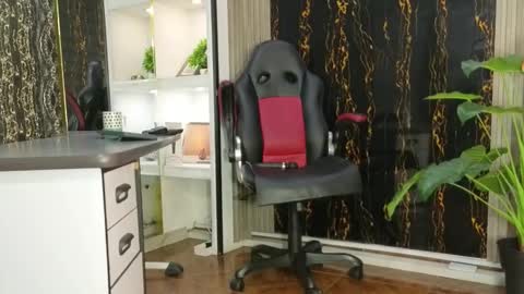 Snapshot of missescarleth chatting on 22, 11, 2025 Escarlet online show from 22, 11, 2025