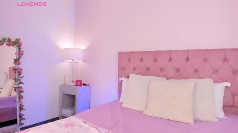 Melany Hiller online show from 15, 12, 2025