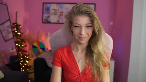 Snapshot of missicute18 chatting on 15, 12, 2025 Melissa online show from 15, 12, 2025