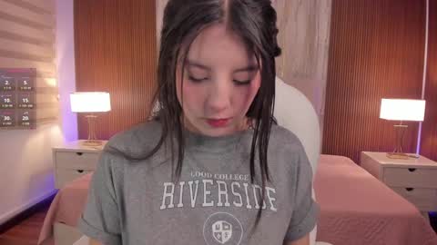 Bella Castillo online show from 16, 1, 2025