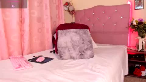 Snapshot of misskendall_hot chatting on 28, 10, 2025 online show from 28, 10, 2025