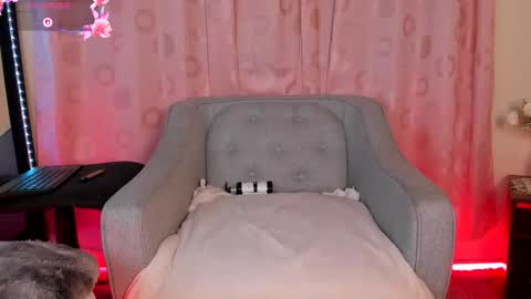 Snapshot of misskendall_hot chatting on 30, 11, 2025 online show from 30, 11, 2025