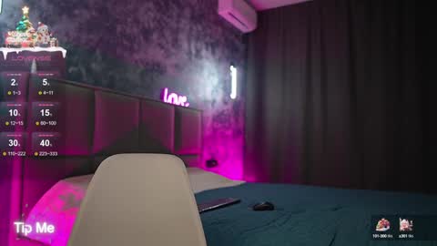 misskristel online show from 25, 12, 2024