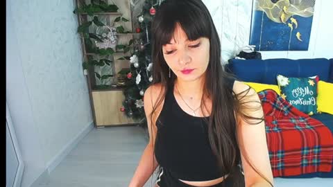Snapshot of misslauraslim chatting on 12, 1, 2025 MissLaura online show from 12, 1, 2025