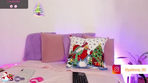 lyly  independient model online show from 10, 12, 2024