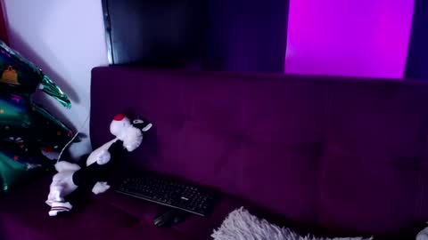 Miss Loise online show from 12, 12, 2024