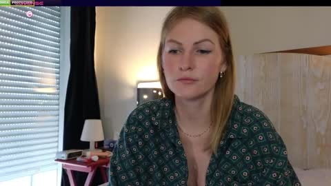 Misslucci online show from 10, 2, 2025