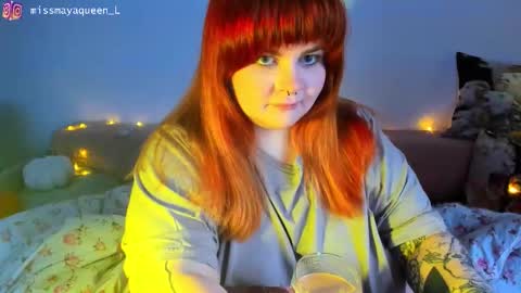 Snapshot of missmayaqueen chatting on 17, 11, 2025 Maya online show from 17, 11, 2025