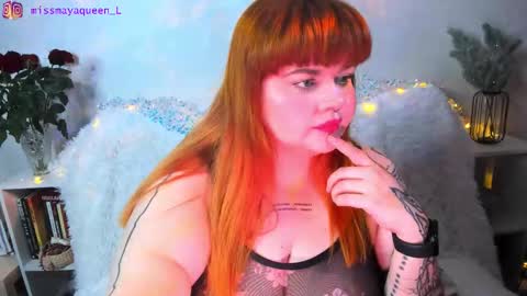 Snapshot of missmayaqueen chatting on 17, 12, 2025 Maya online show from 17, 12, 2025