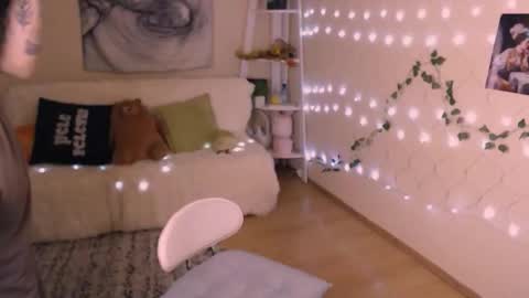 Snapshot of missmelons_ chatting on 11, 11, 2025 Li online show from 11, 11, 2025