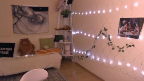 Snapshot of missmelons_ chatting on 5, 12, 2025 Li online show from 5, 12, 2025