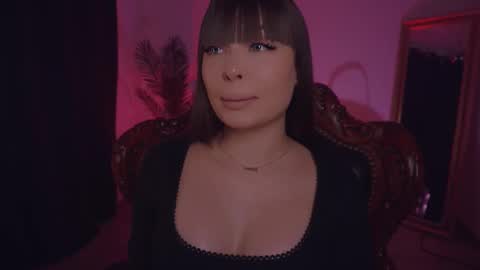 LUXXANDRA online show from 25, 2, 2025