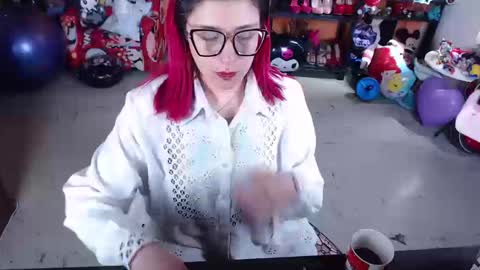 Miss Mia online show from 29, 9, 2025