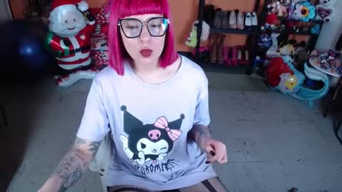 Miss Mia online show from 4, 12, 2025