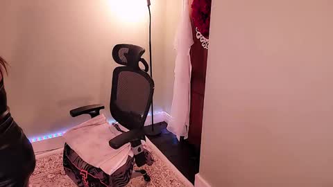 Mina online show from 2, 12, 2024