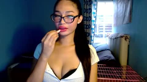missminervaa online show from 27, 7, 2026