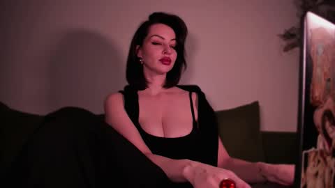 Snapshot of missmirandagd chatting on 3, 11, 2025 online show from 3, 11, 2025