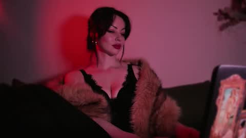 Snapshot of missmirandagd chatting on 12, 11, 2025 online show from 12, 11, 2025