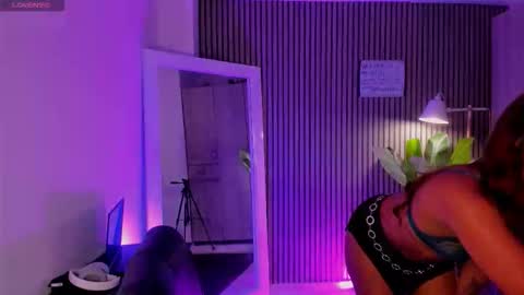 Snapshot of missnaomi_ chatting on 12, 9, 2025 Naomi online show from 12, 9, 2025