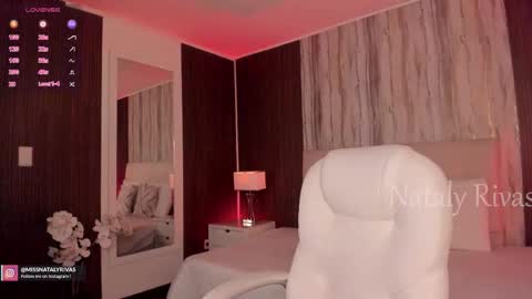 Snapshot of missnataly_ chatting on 6, 11, 2025 Nataly Rivas online show from 6, 11, 2025