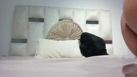 Snapshot of missnatasha05 chatting on 18, 9, 2025 missnatasha05 online show from 18, 9, 2025
