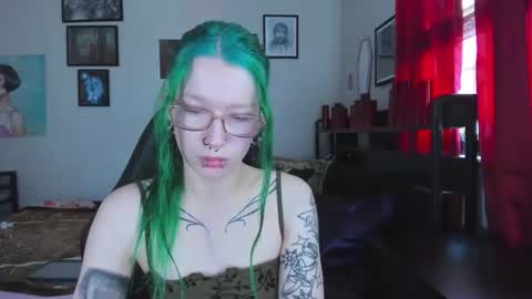 Snapshot of missnikkivill chatting on 29, 5, 2026 Mistress Nikki Vill online show from 29, 5, 2026