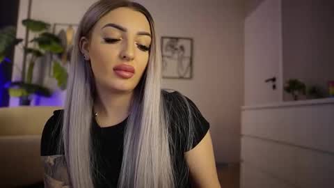 Snapshot of missobsidian chatting on 2, 2, 2026 Miss Obsidian online show from 2, 2, 2026