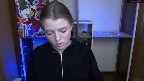 Snapshot of missoliviaa_ chatting on 12, 12, 2024 Olivia online show from 12, 12, 2024