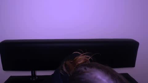 Snapshot of missoliviaa_ chatting on 2, 2, 2025 Olivia online show from 2, 2, 2025