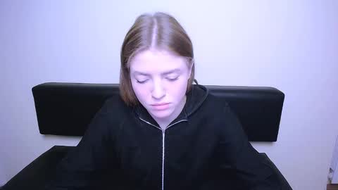 Snapshot of missoliviaa_ chatting on 18, 2, 2025 Olivia online show from 18, 2, 2025