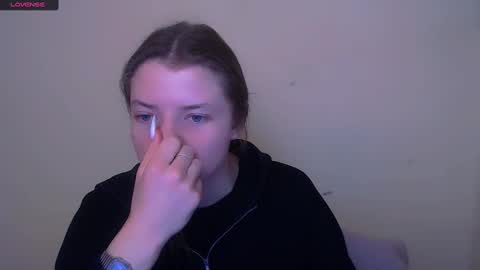 Snapshot of missoliviaa_ chatting on 28, 2, 2025 Olivia online show from 28, 2, 2025