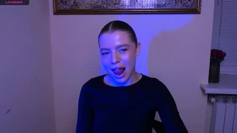 Snapshot of missoliviaa_ chatting on 15, 12, 2025 Olivia online show from 15, 12, 2025