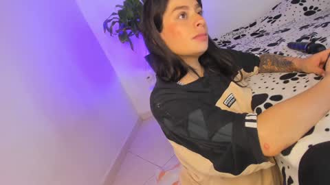 misspaulag online show from 2, 1, 2025