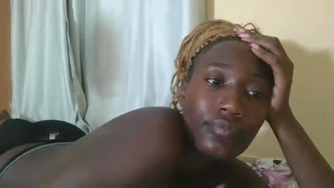 Snapshot of missprettygal chatting on 8, 3, 2025 pretty gal online show from 8, 3, 2025