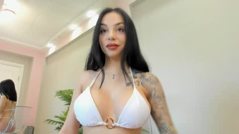 Sienna online show from 8, 4, 2026
