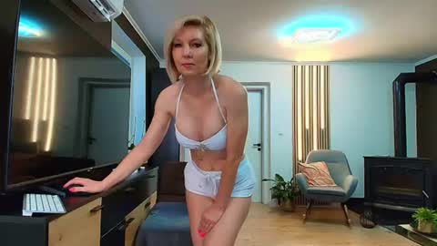 Snapshot of misstayaxxx chatting on 15, 6, 2026 misstayaxxx online show from 15, 6, 2026