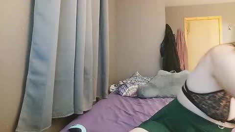 Snapshot of missteriousbelle chatting on 4, 12, 2024 MissteriousBelle online show from 4, 12, 2024