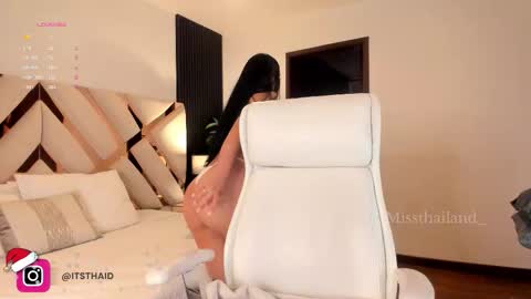 Fernanda Davila online show from 15, 12, 2025