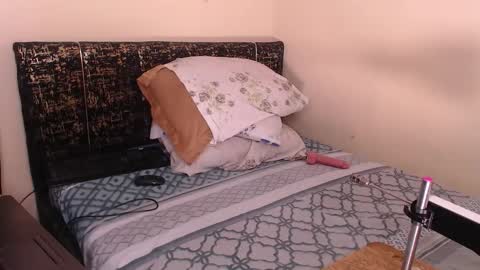 missthighsohmy online show from 18, 10, 2025