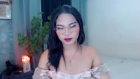 misstrishontop online show from 10, 1, 2025