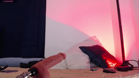 IG MISSVENUSS1 online show from 17, 2, 2025