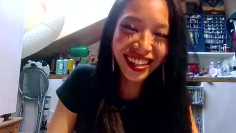 Snapshot of missversatile chatting on 26, 5, 2026 Miss Versatile online show from 26, 5, 2026