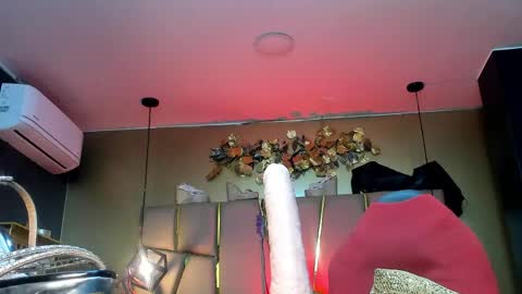 Victoria  online show from 12, 4, 2026