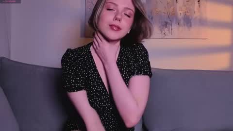 Snapshot of missvikiki chatting on 5, 6, 2026 Polly online show from 5, 6, 2026