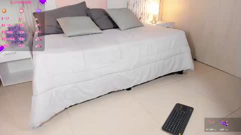 Snapshot of missvioleet chatting on 28, 7, 2026 missvioleet online show from 28, 7, 2026