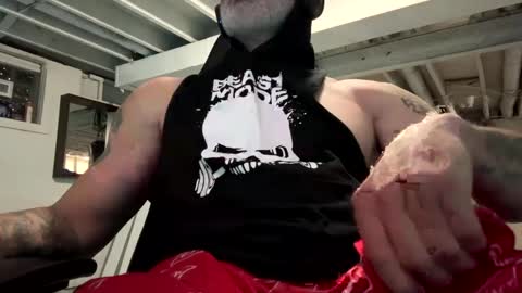 AJ online show from 5, 3, 2025