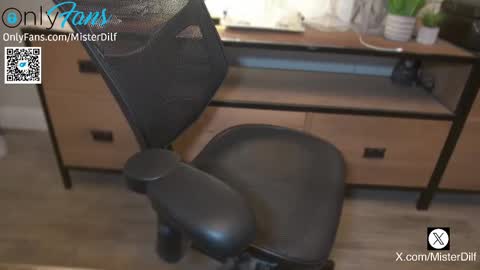 MISTER DILF  online show from 5, 3, 2025